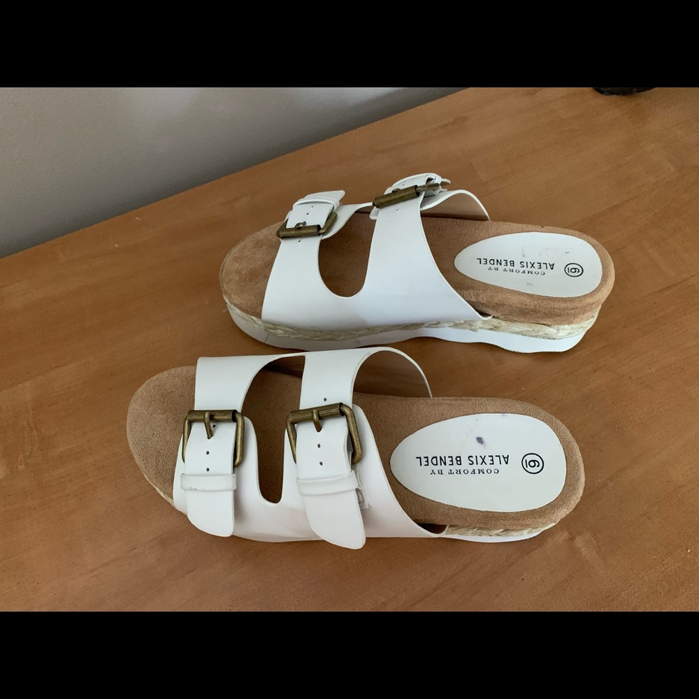 Sandals - Picture 3 of 4